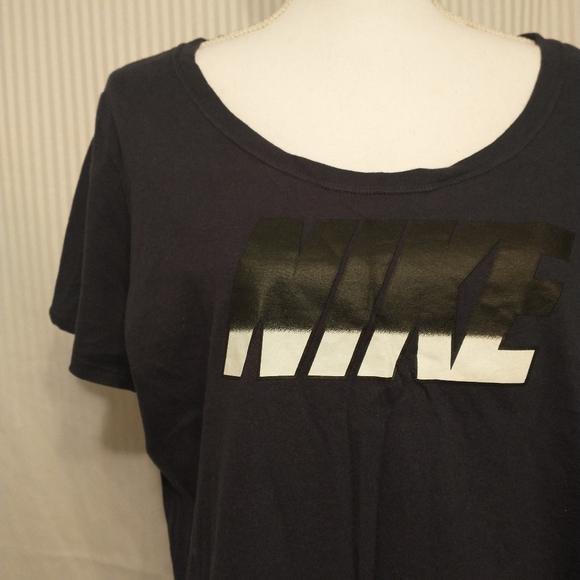 Nike XXL Navy Blue Shirt EUC - Picture 6 of 6